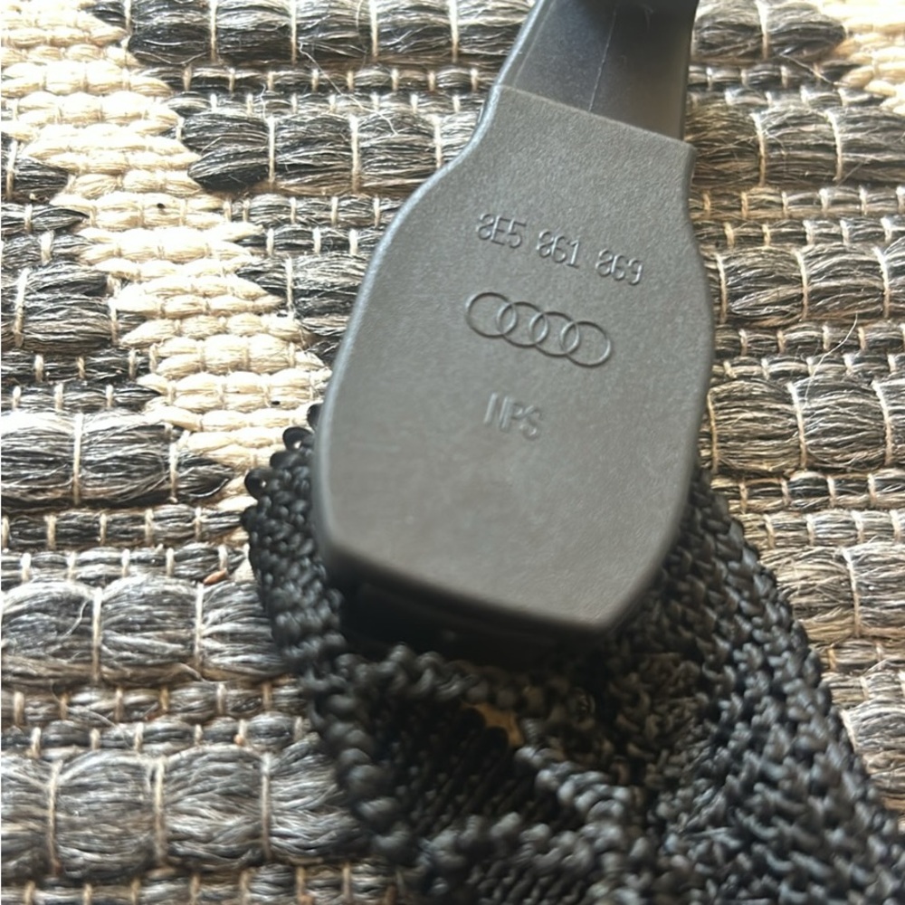 Audi Cargo Net A4 2002-2016 - Picture 2 of 2